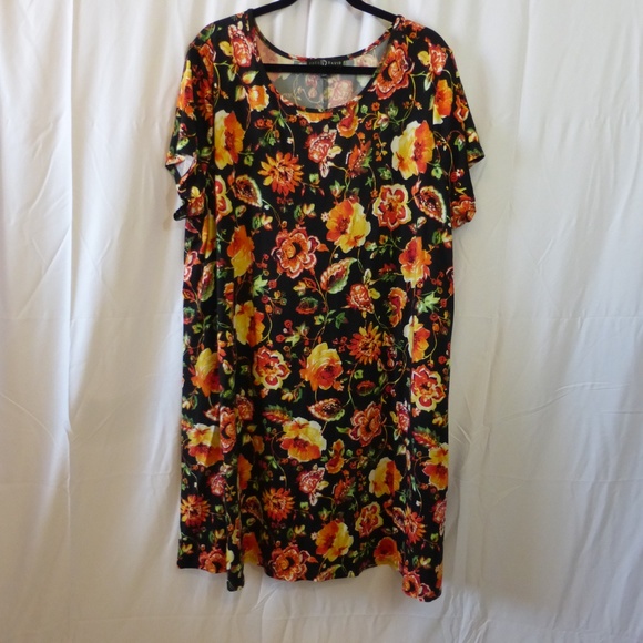 Fred David Dresses & Skirts - Fred David 3X Black with Yellow/Orange Roses Dress Fred David Dresses & Skirts - Fred David 3X Black with Yellow/Orange Roses Dress